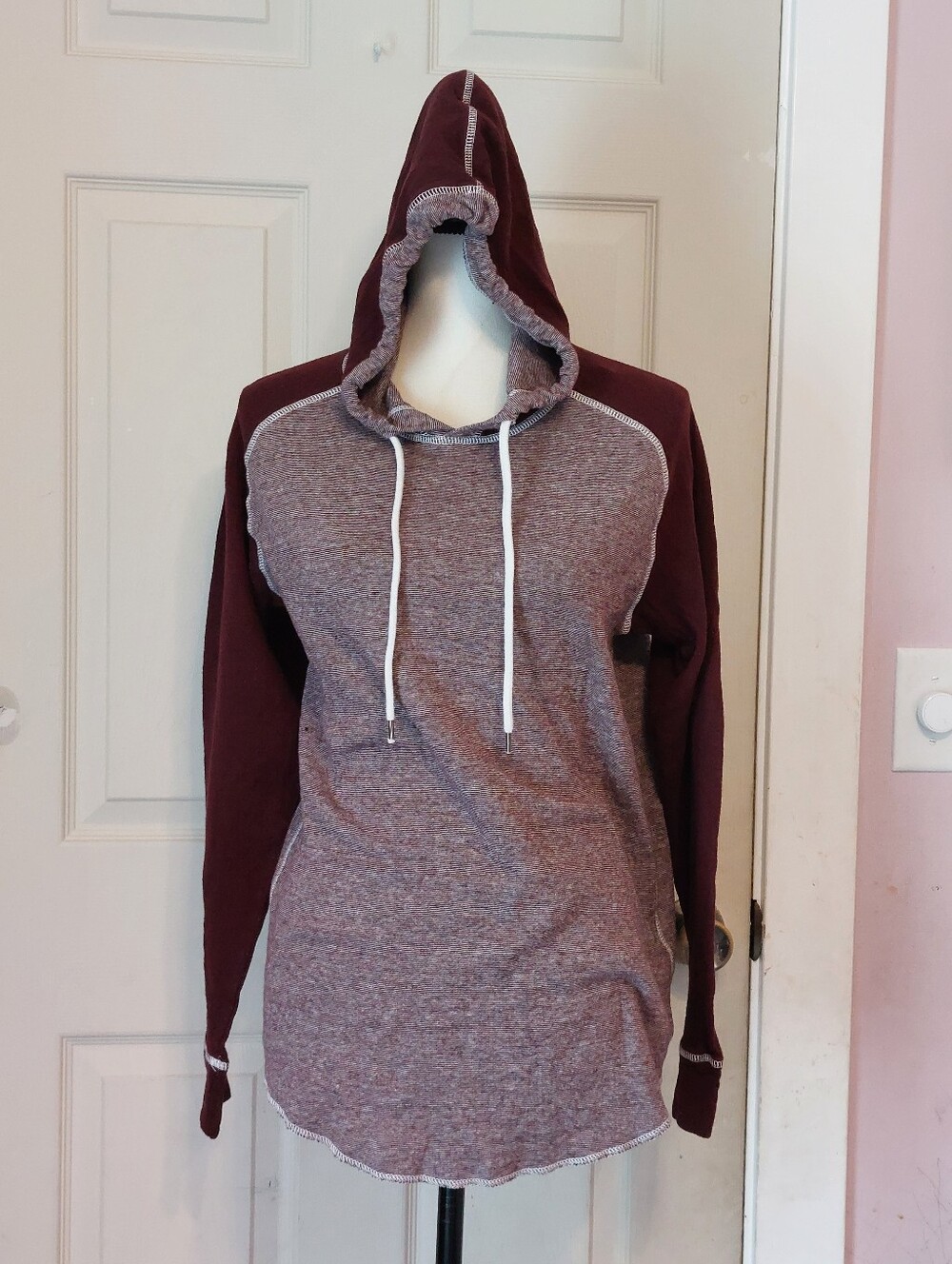 BKE Buckle Maroon Colorblock Raglan Sleeve Cotton Hoodie Size Medium